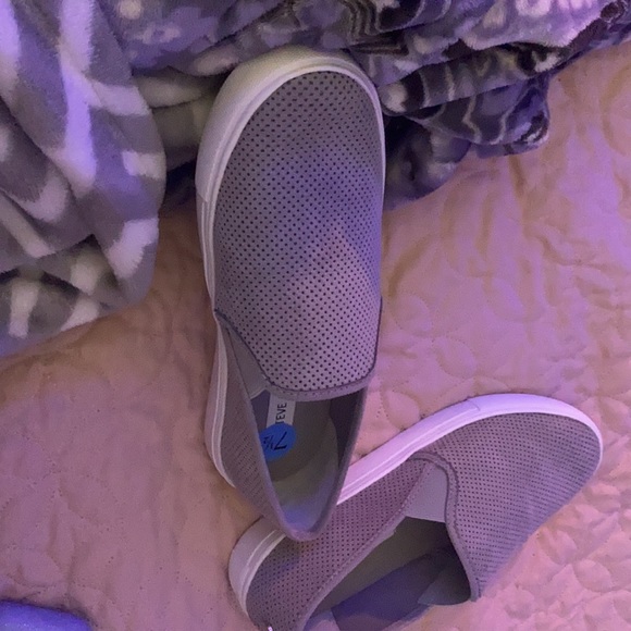 steve madden…brand new. these fit like a 6W - Picture 3 of 3